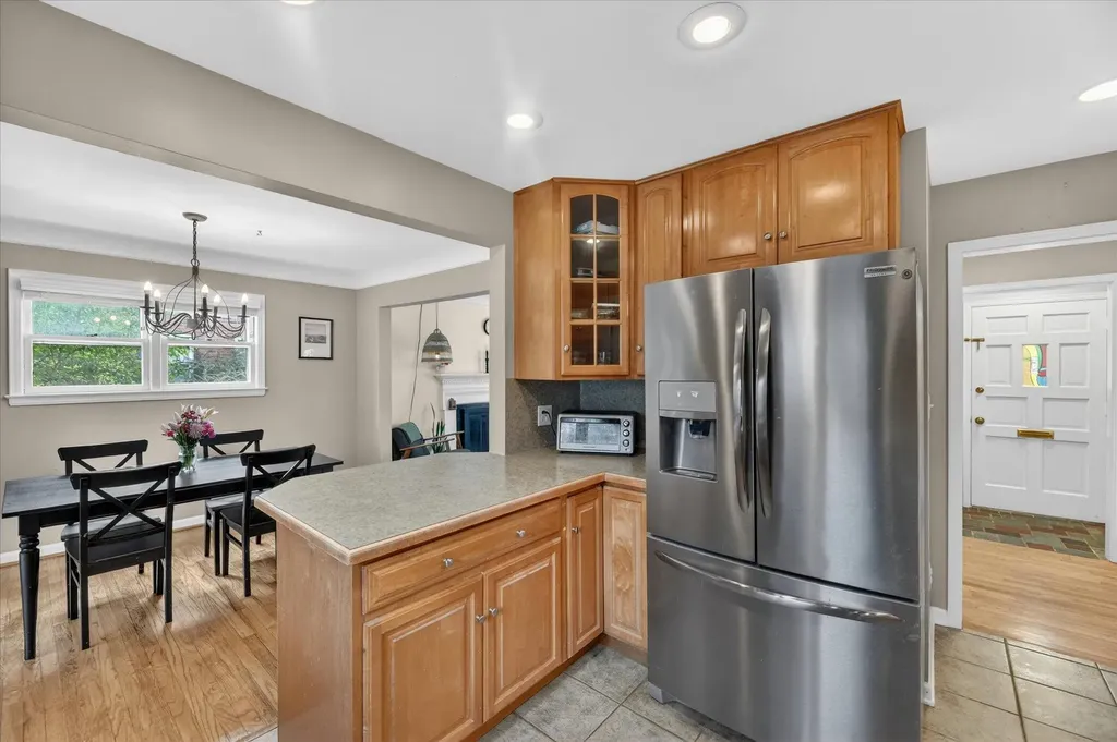 32388 Arlington Drive Beverly Hills Village MI 48025