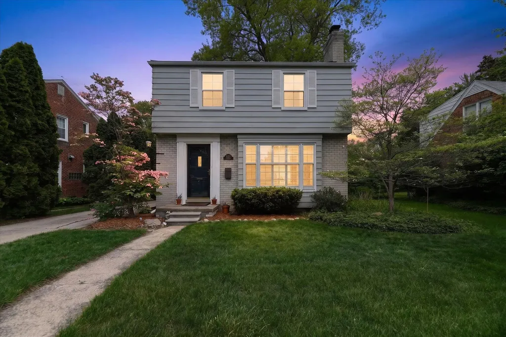 32388 Arlington Drive Beverly Hills Village MI 48025