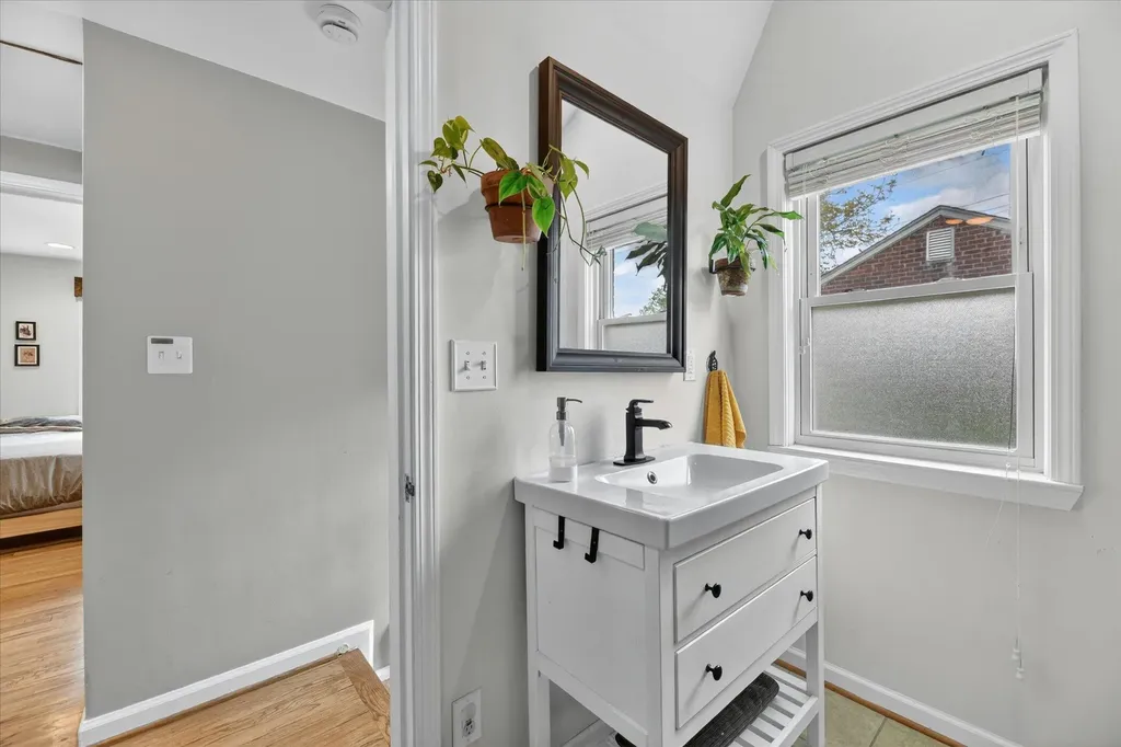 32388 Arlington Drive Beverly Hills Village MI 48025