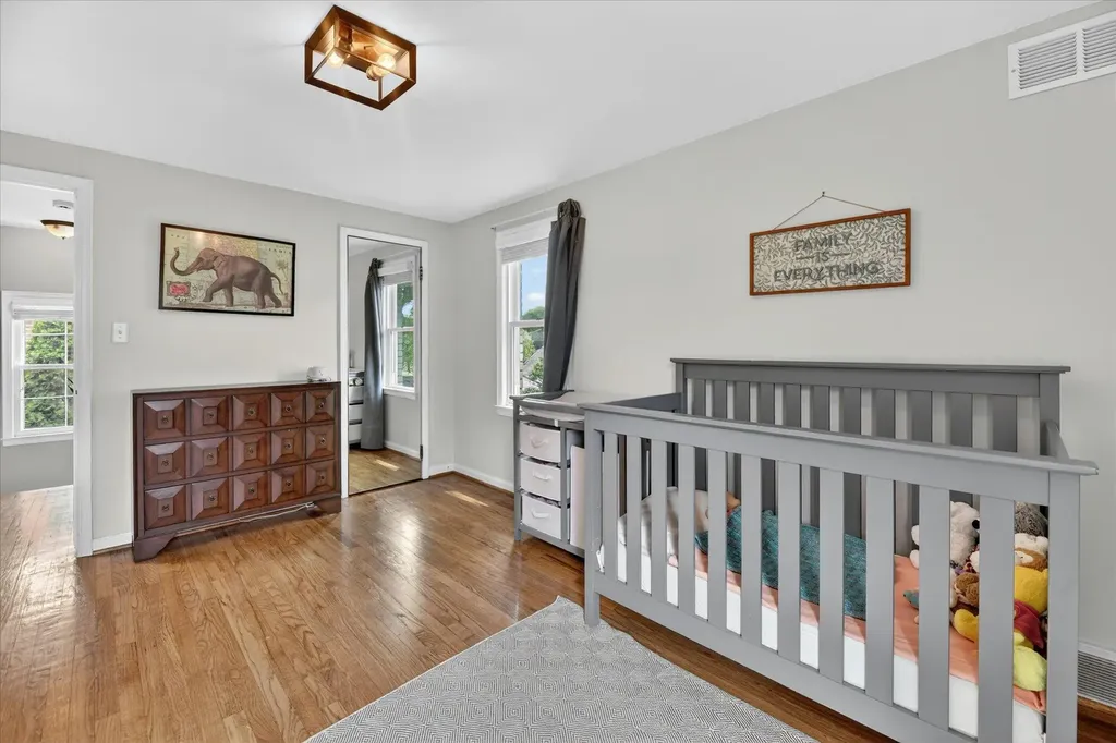 32388 Arlington Drive Beverly Hills Village MI 48025