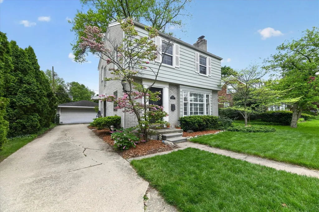 32388 Arlington Drive Beverly Hills Village MI 48025