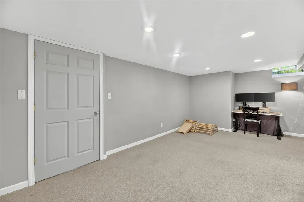 32388 Arlington Drive Beverly Hills Village MI 48025