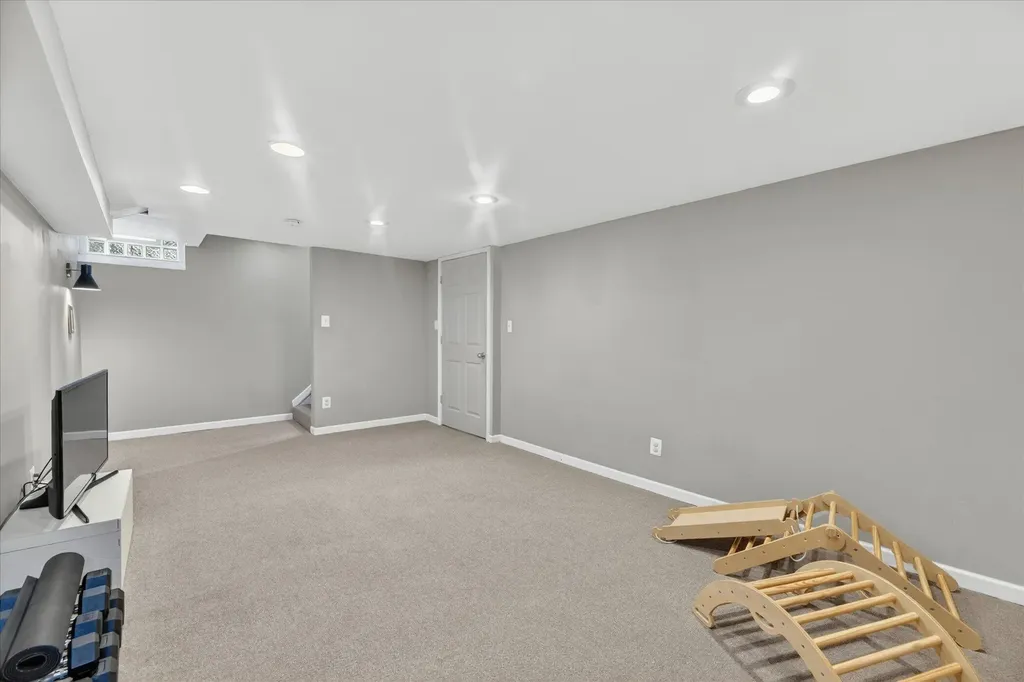 32388 Arlington Drive Beverly Hills Village MI 48025