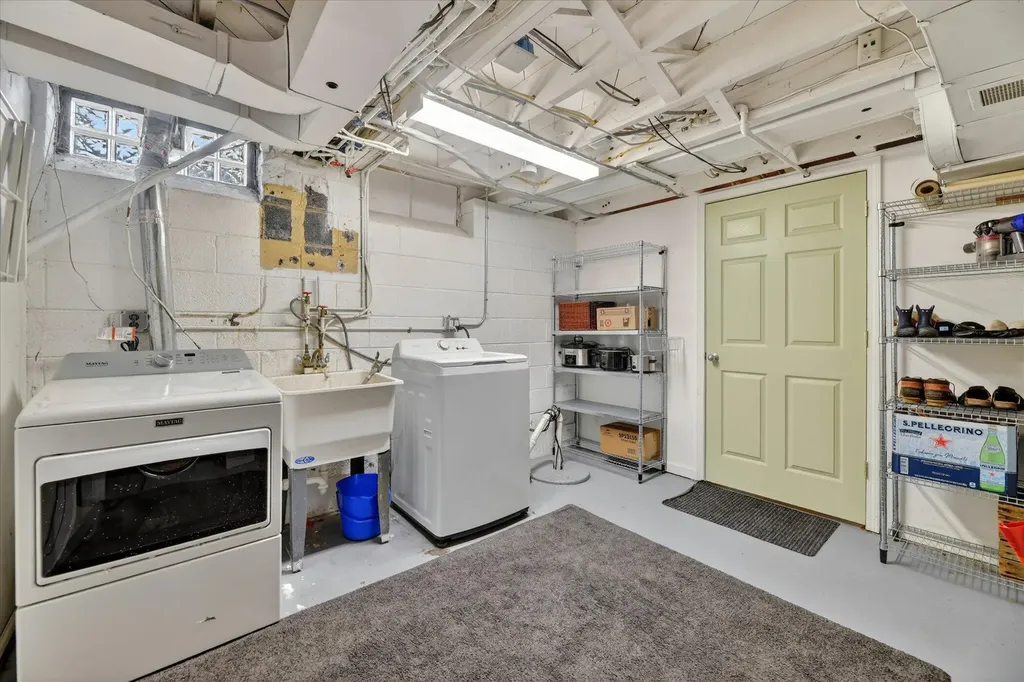 32388 Arlington Drive Beverly Hills Village MI 48025