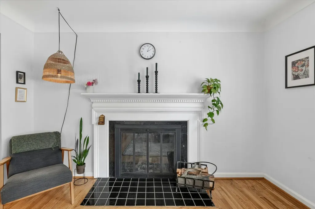 32388 Arlington Drive Beverly Hills Village MI 48025