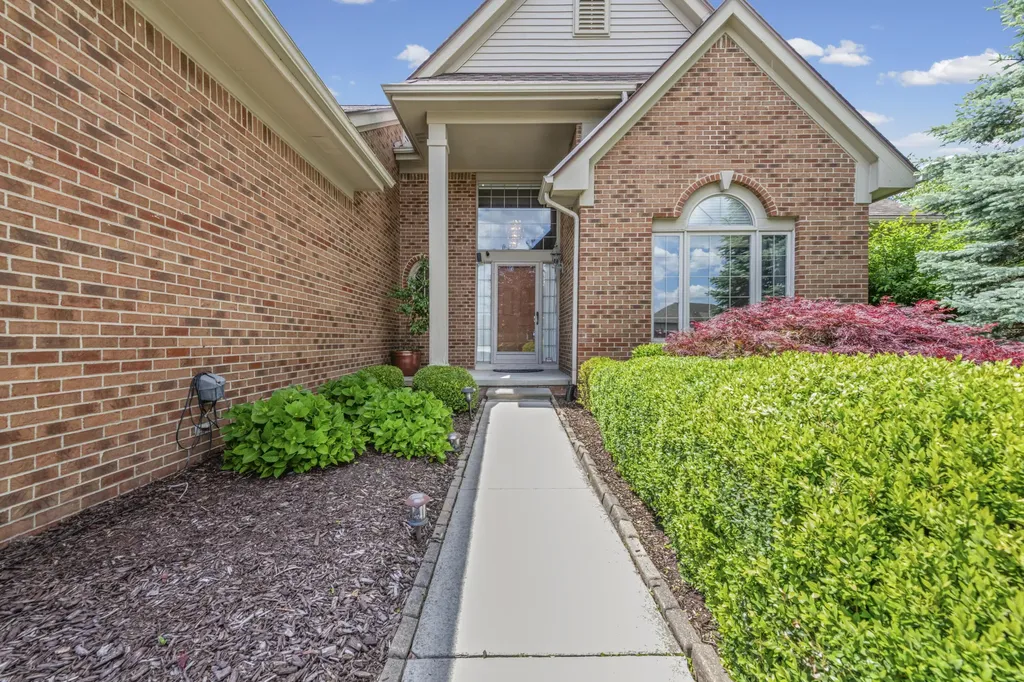 9094 Woodgrove Drive Plymouth City MI 48170