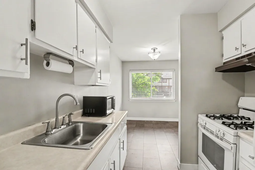 1011 N Terrace Lane Ypsilanti Charter Township MI 48198
