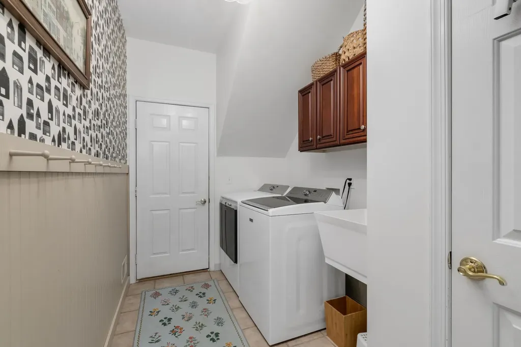 2897 Riverside Drive Orion Charter Township MI 48359