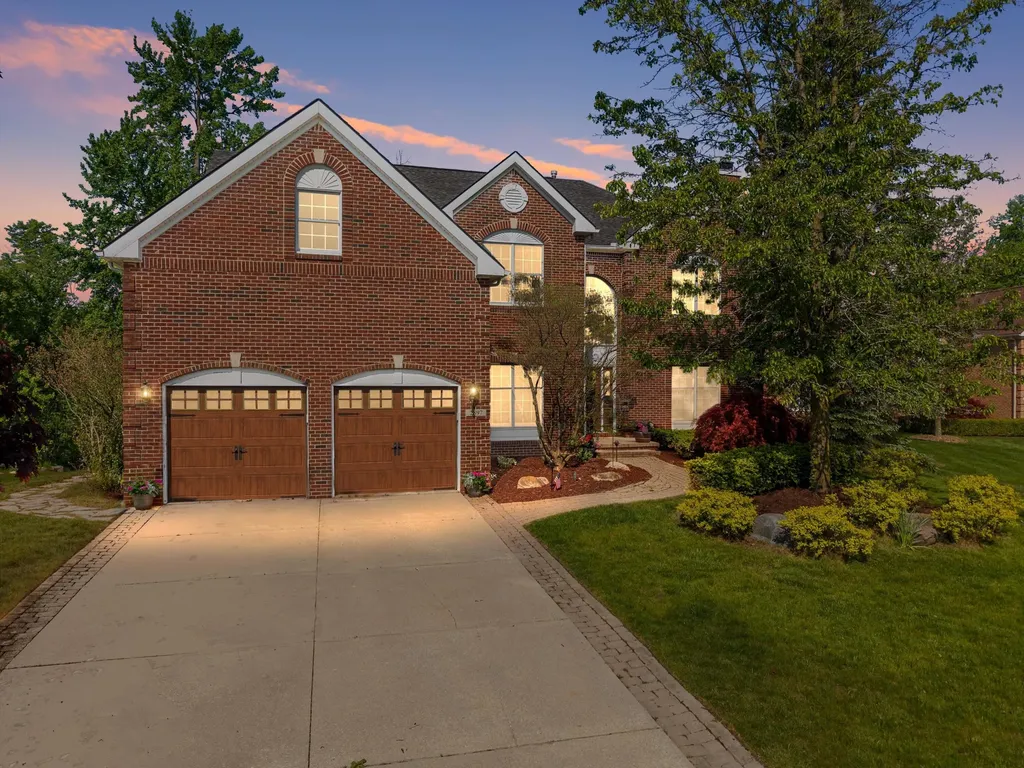 2897 Riverside Drive Orion Charter Township MI 48359