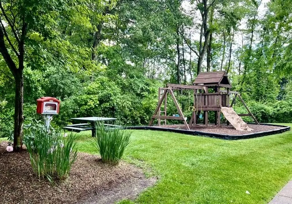 2897 Riverside Drive Orion Charter Township MI 48359