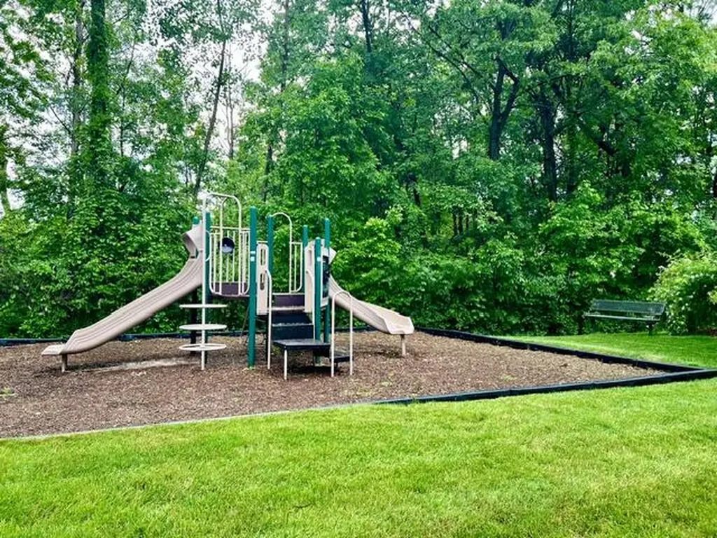 2897 Riverside Drive Orion Charter Township MI 48359