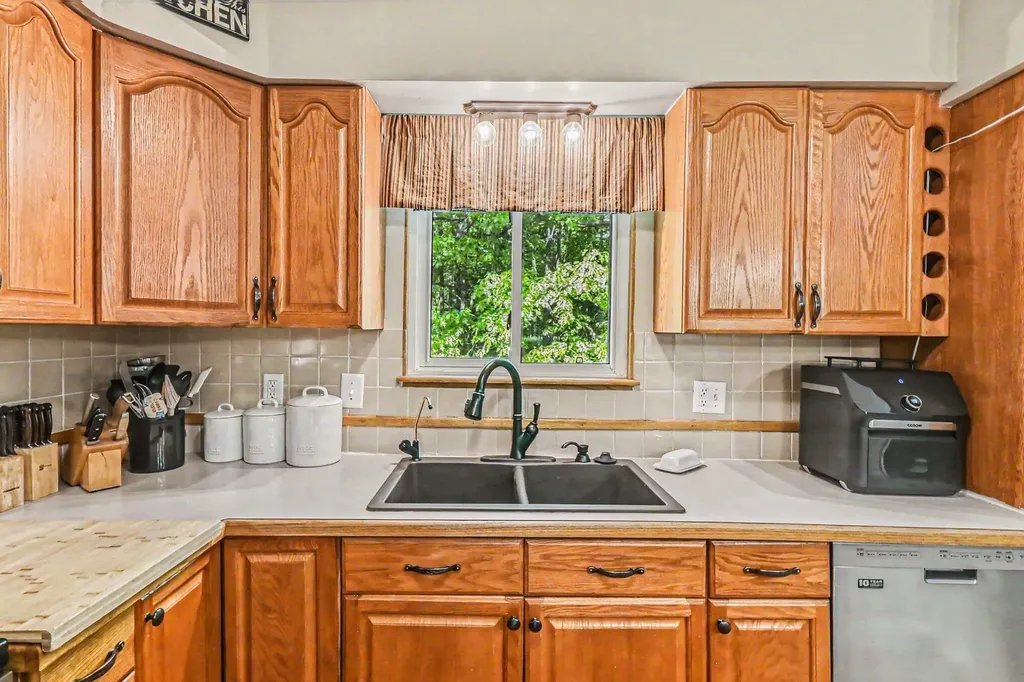 16379 M-36 Unadilla Township MI 49285