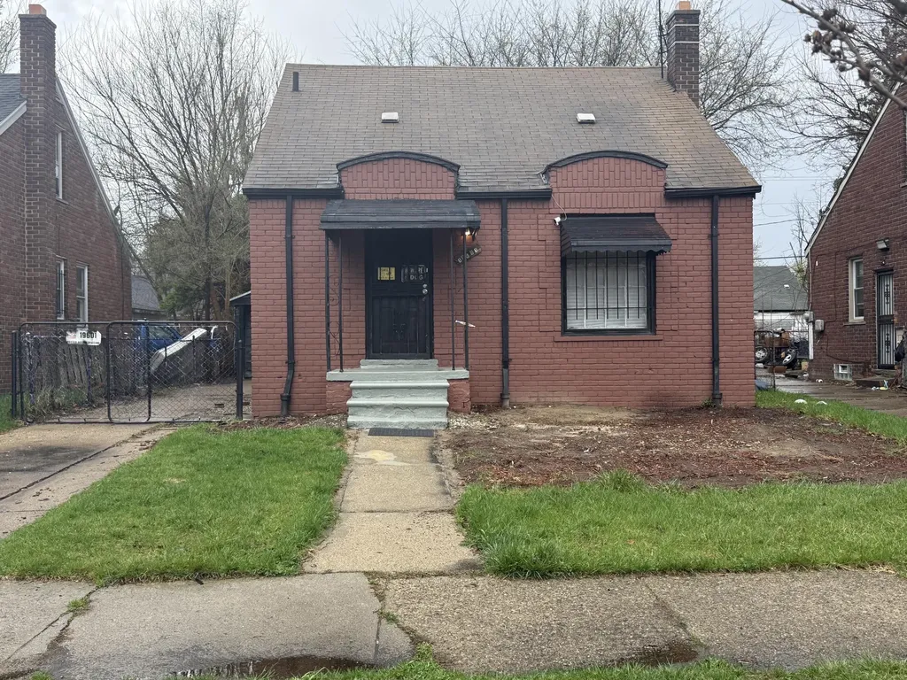 19601 Hamburg Street Detroit City MI 48205
