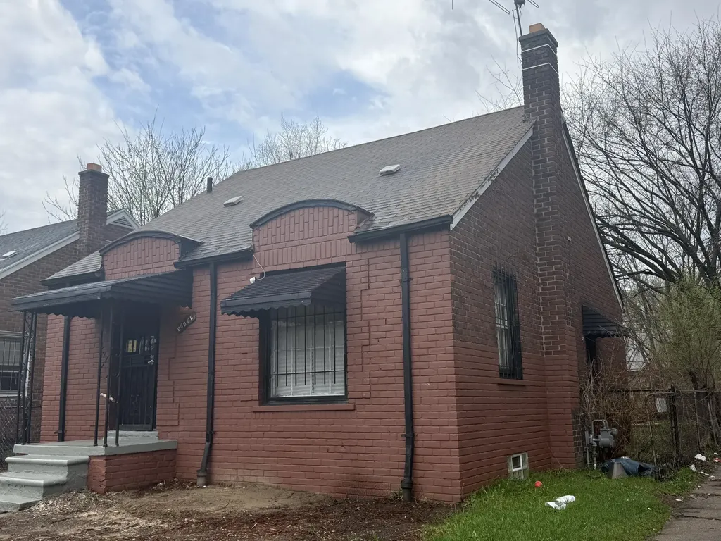 19601 Hamburg Street Detroit City MI 48205