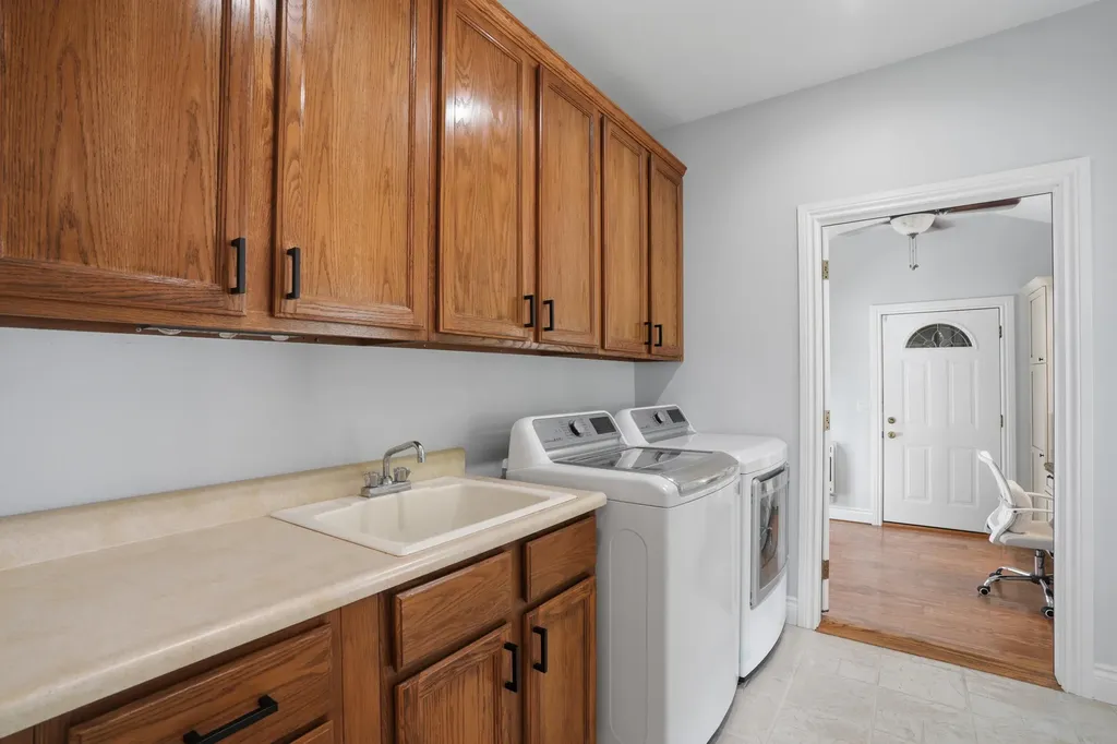 9835 Oak Pointe Lane Salem Township MI 48167