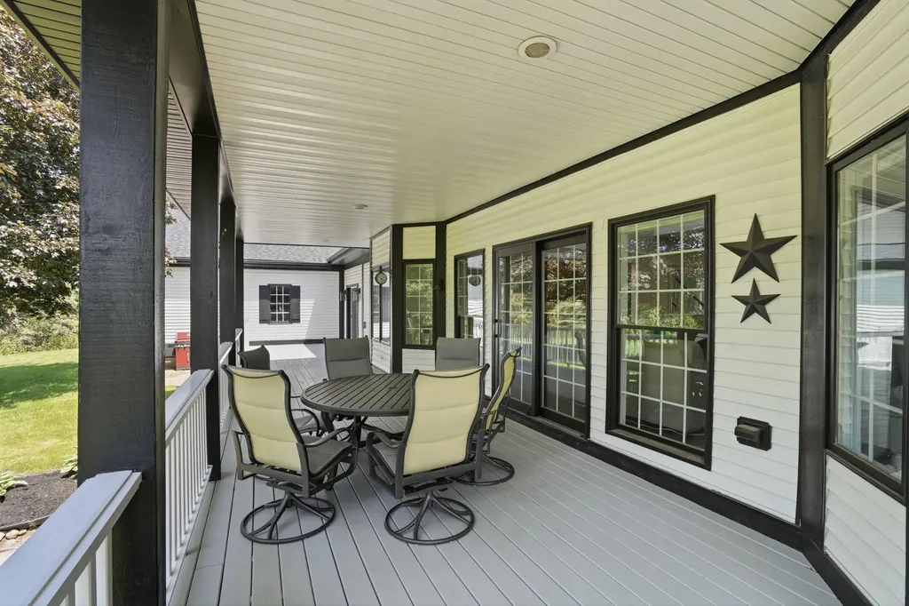 9835 Oak Pointe Lane Salem Township MI 48167