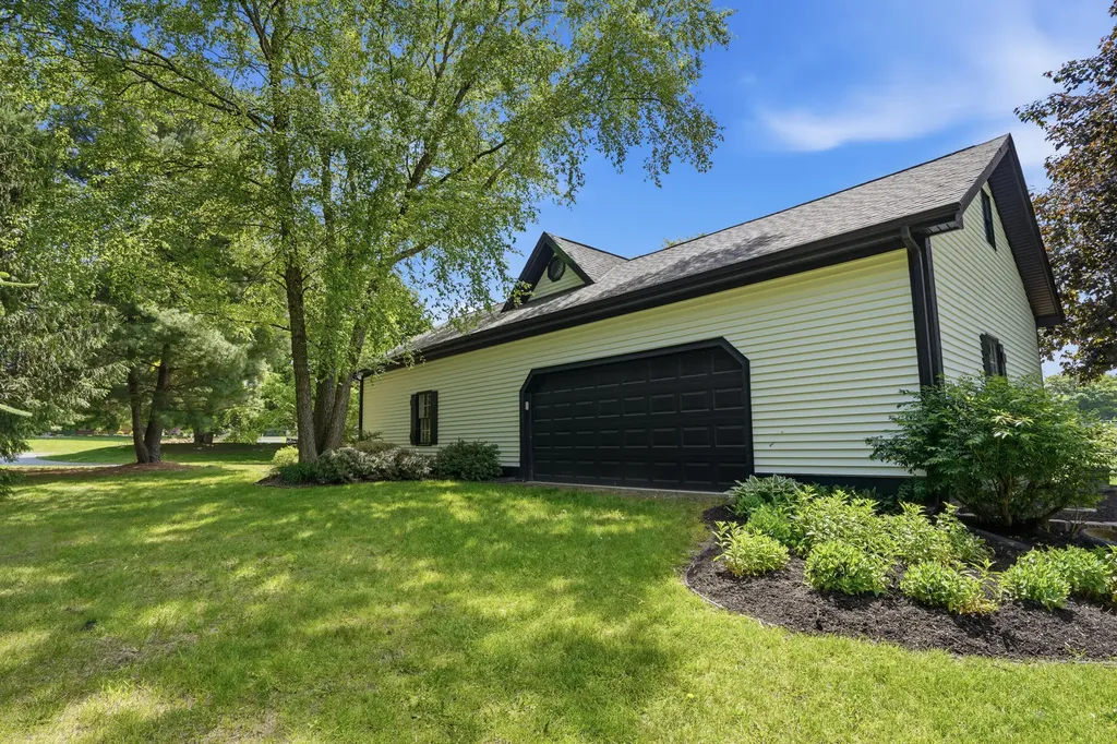 9835 Oak Pointe Lane Salem Township MI 48167