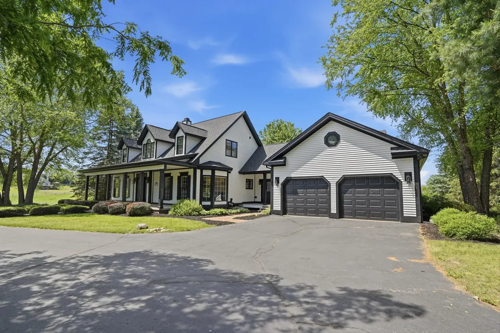 9835 Oak Pointe Lane Salem Township MI 48167