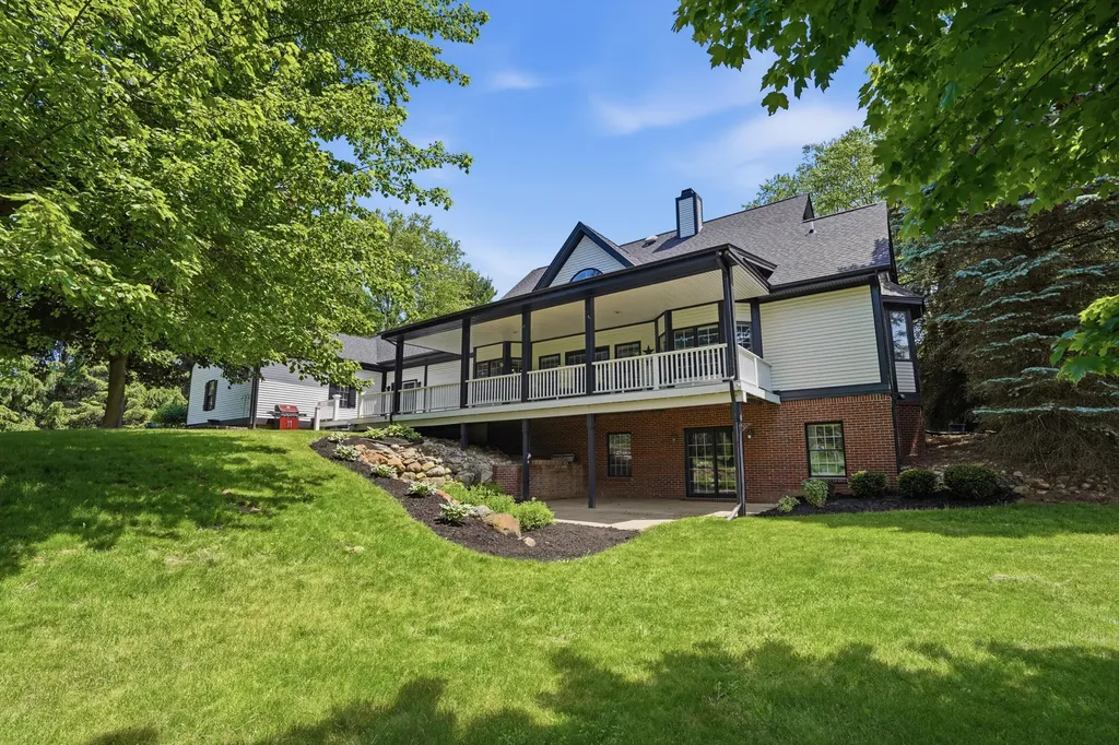 9835 Oak Pointe Lane Salem Township MI 48167