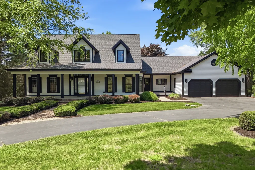 9835 Oak Pointe Lane Salem Township MI 48167