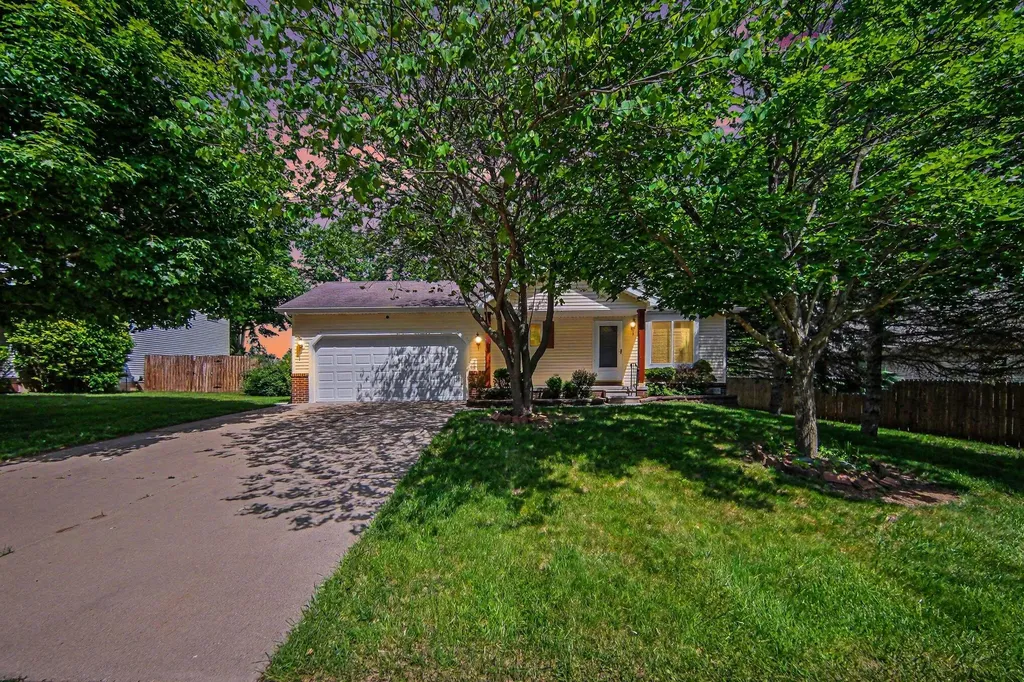 103 Ridgeview Court Grass Lake Village MI 49240