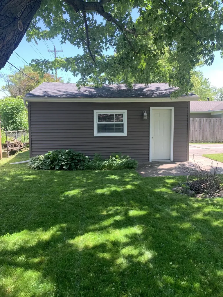 42032 Mcbride Avenue Van Buren Charter Township MI 48111