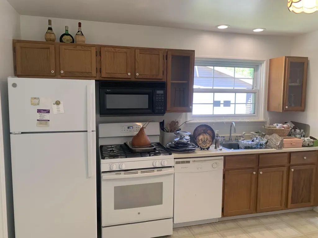 42032 Mcbride Avenue Van Buren Charter Township MI 48111