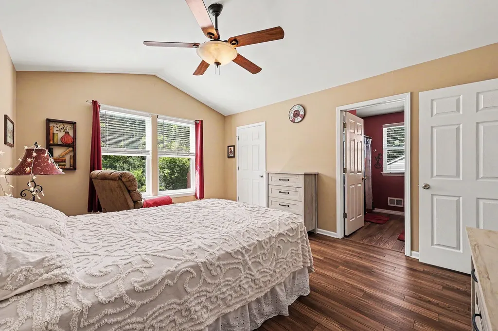 6323 Creekside Circle Ypsilanti Charter Township MI 48197