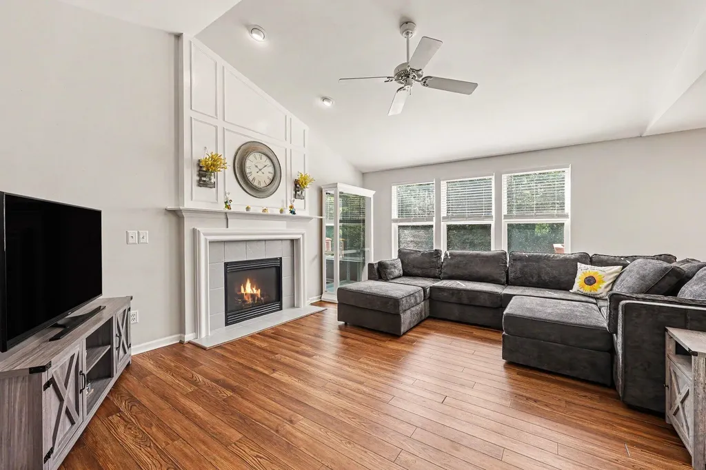 6323 Creekside Circle Ypsilanti Charter Township MI 48197