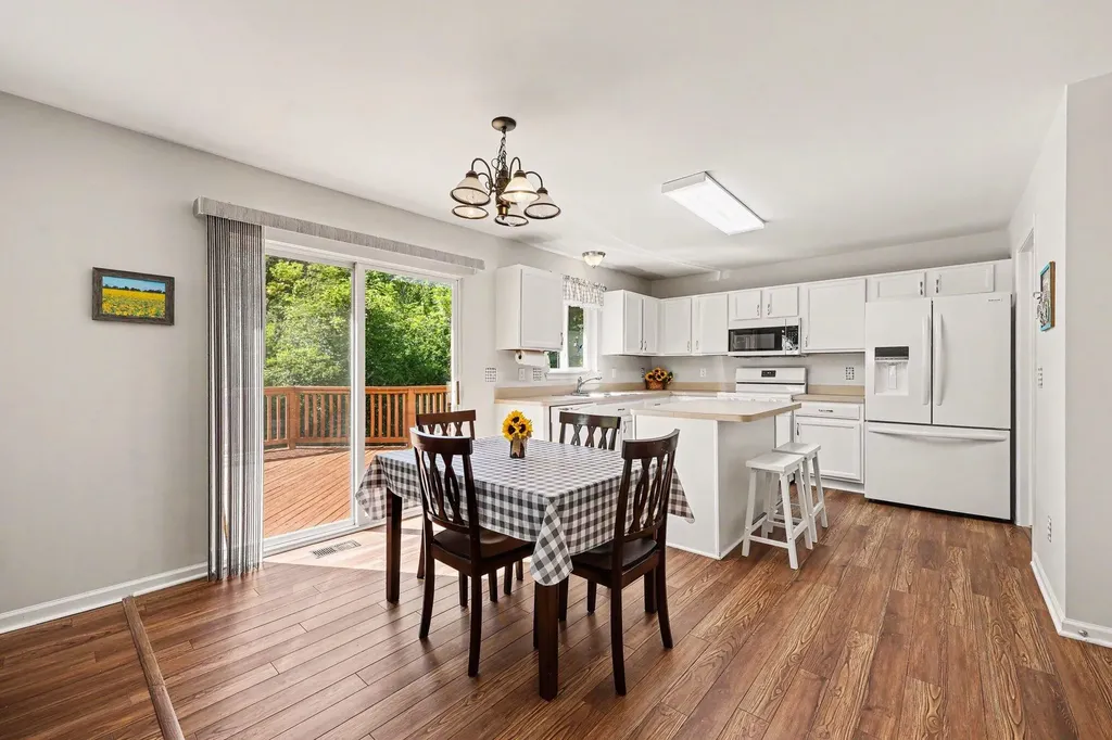 6323 Creekside Circle Ypsilanti Charter Township MI 48197