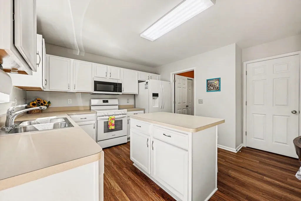6323 Creekside Circle Ypsilanti Charter Township MI 48197
