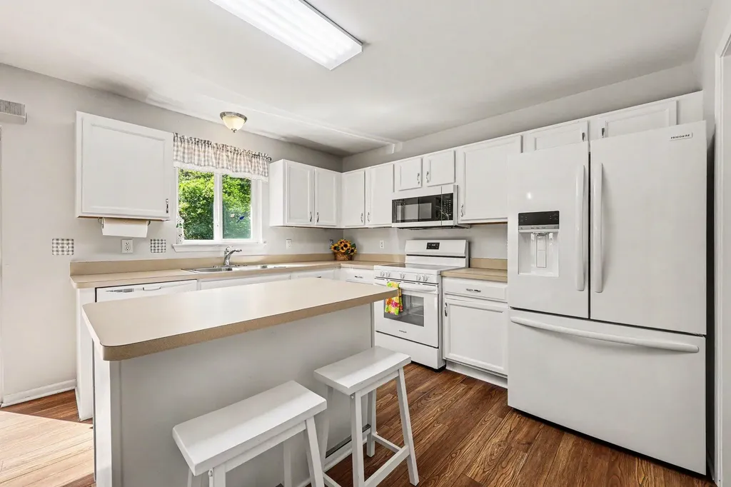 6323 Creekside Circle Ypsilanti Charter Township MI 48197