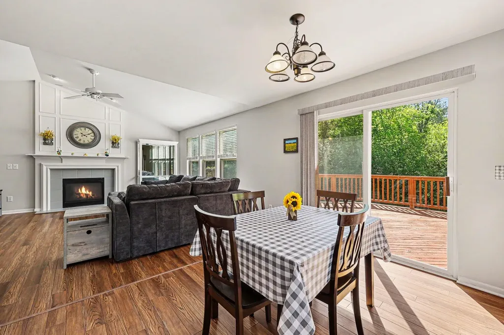 6323 Creekside Circle Ypsilanti Charter Township MI 48197