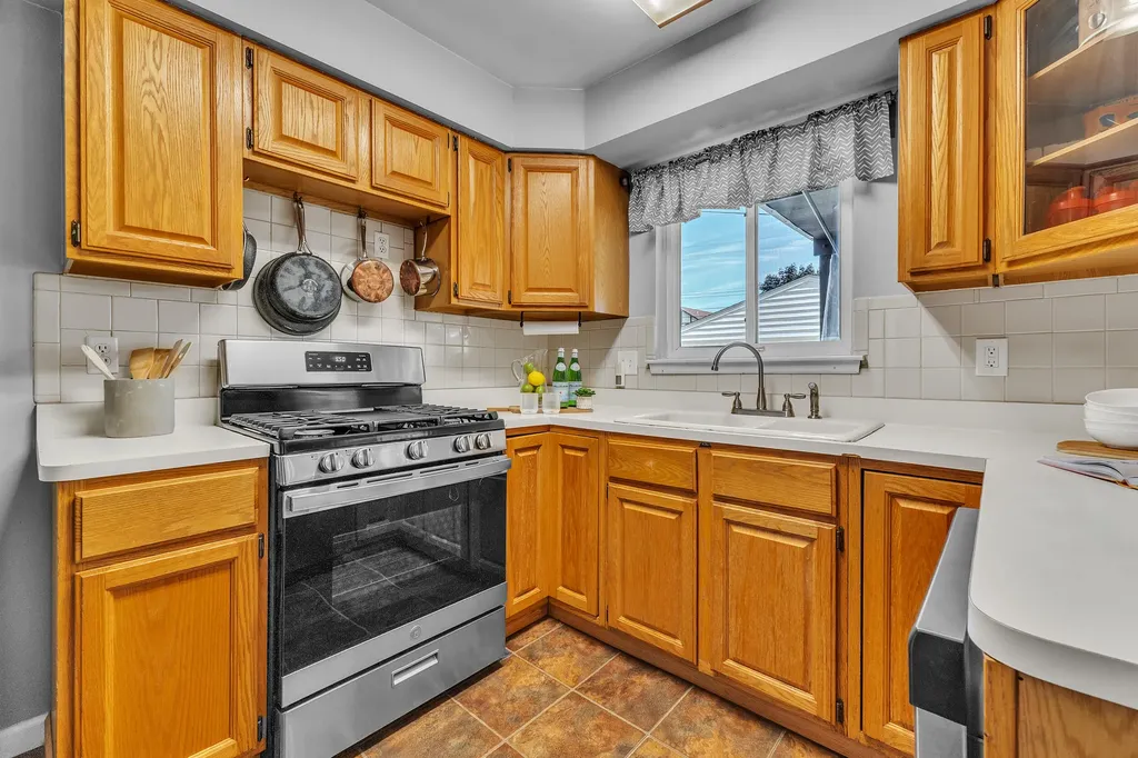35968 Jamison Street Livonia City MI 48154