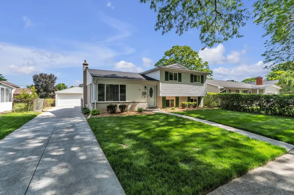 35968 Jamison Street Livonia City MI 48154