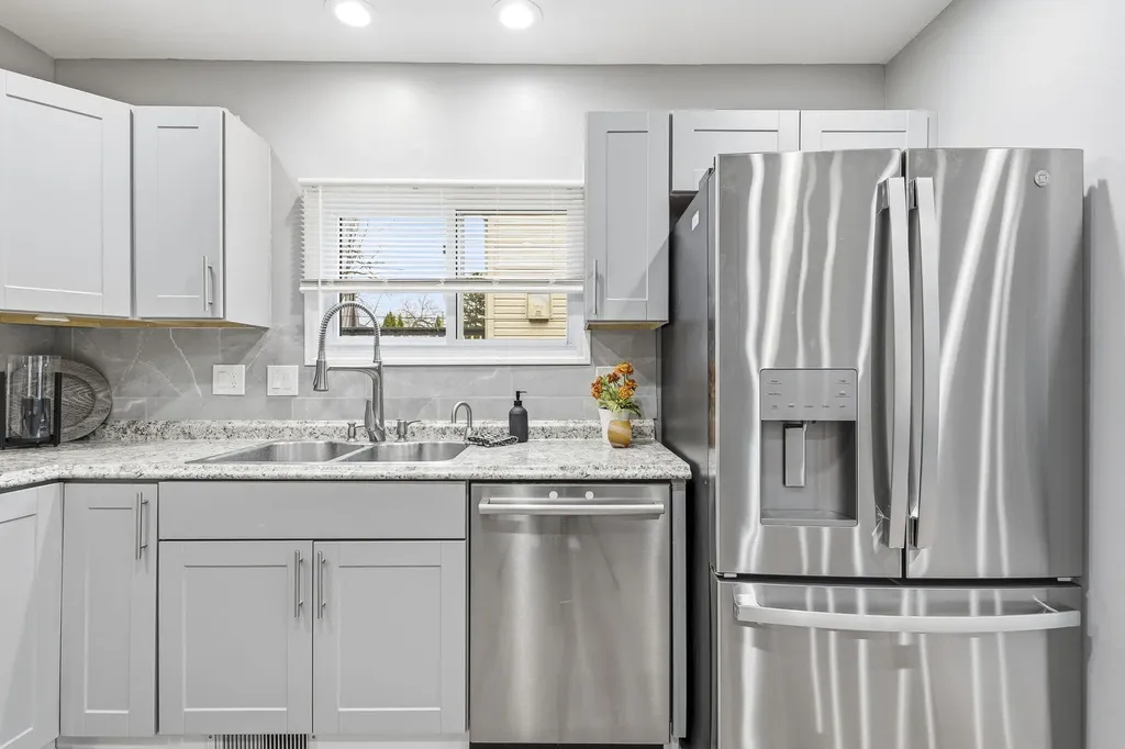 8065 Ogden Drive Sterling Heights City MI 48314