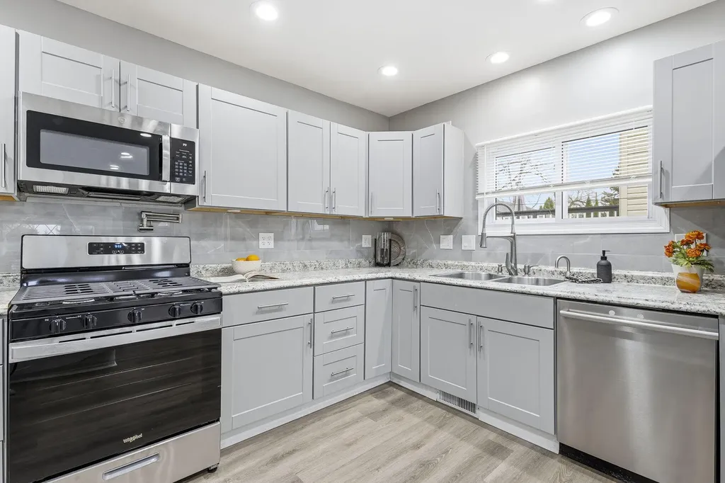 8065 Ogden Drive Sterling Heights City MI 48314