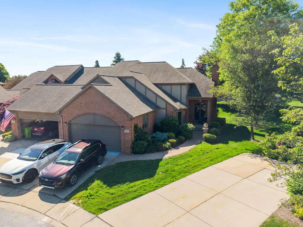 54661 Bellingham Drive Shelby Charter Township MI 48316