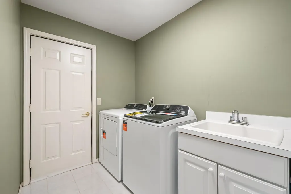 54661 Bellingham Drive Shelby Charter Township MI 48316