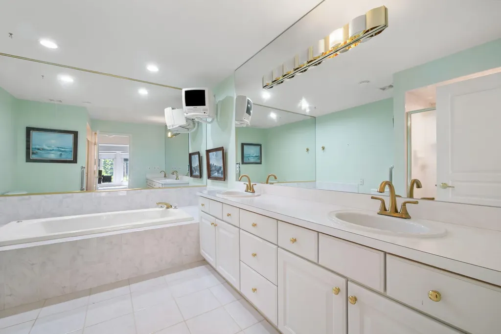 54661 Bellingham Drive Shelby Charter Township MI 48316