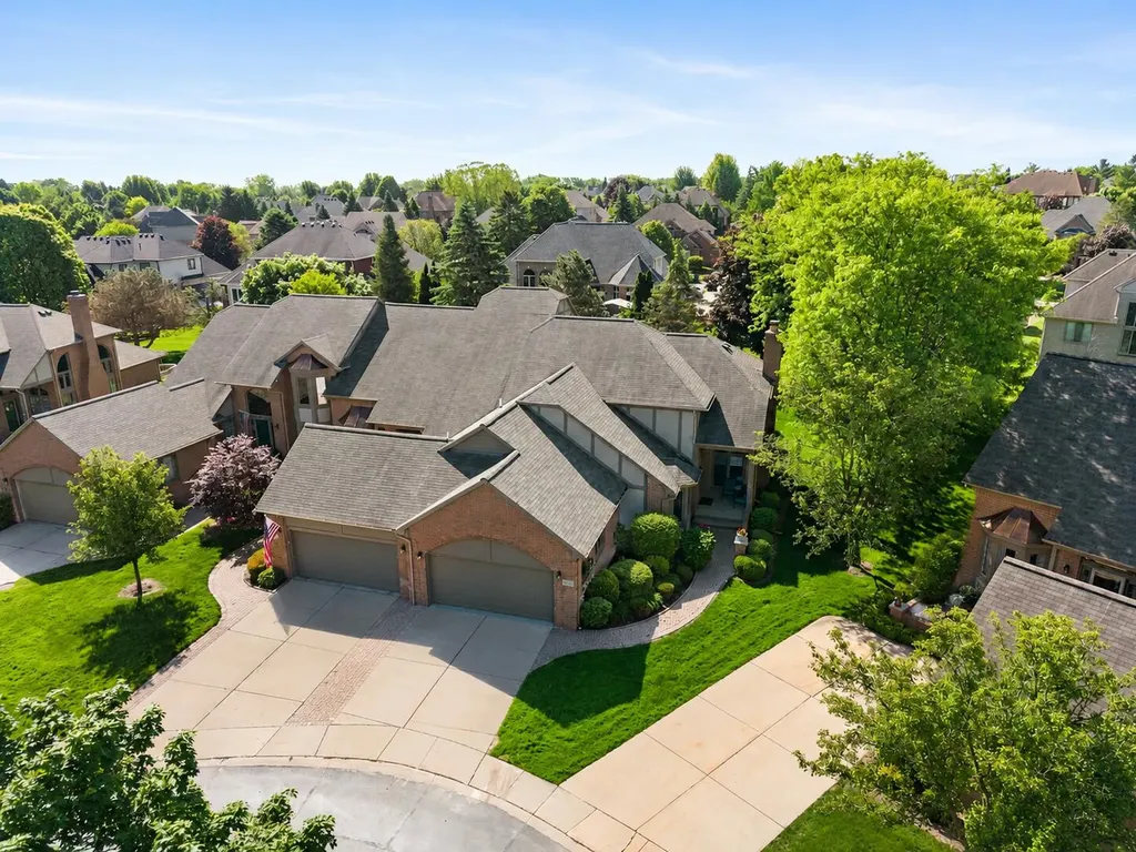 54661 Bellingham Drive Shelby Charter Township MI 48316
