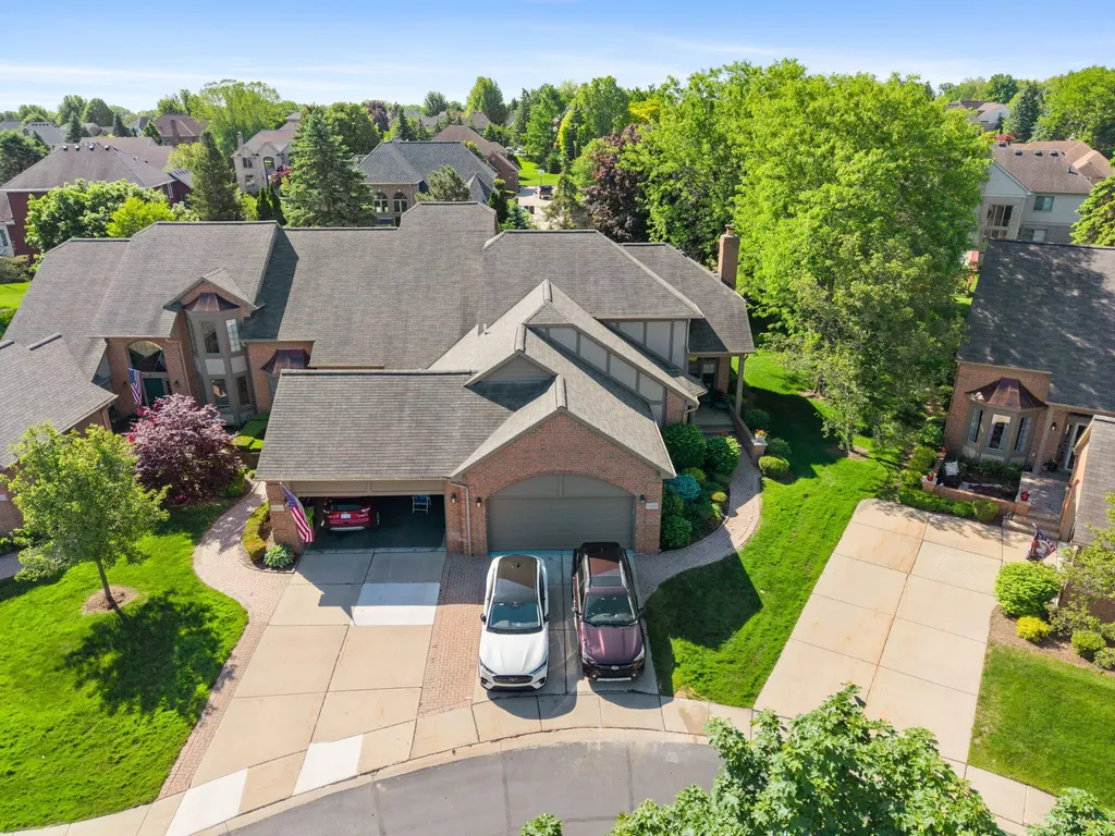 54661 Bellingham Drive Shelby Charter Township MI 48316