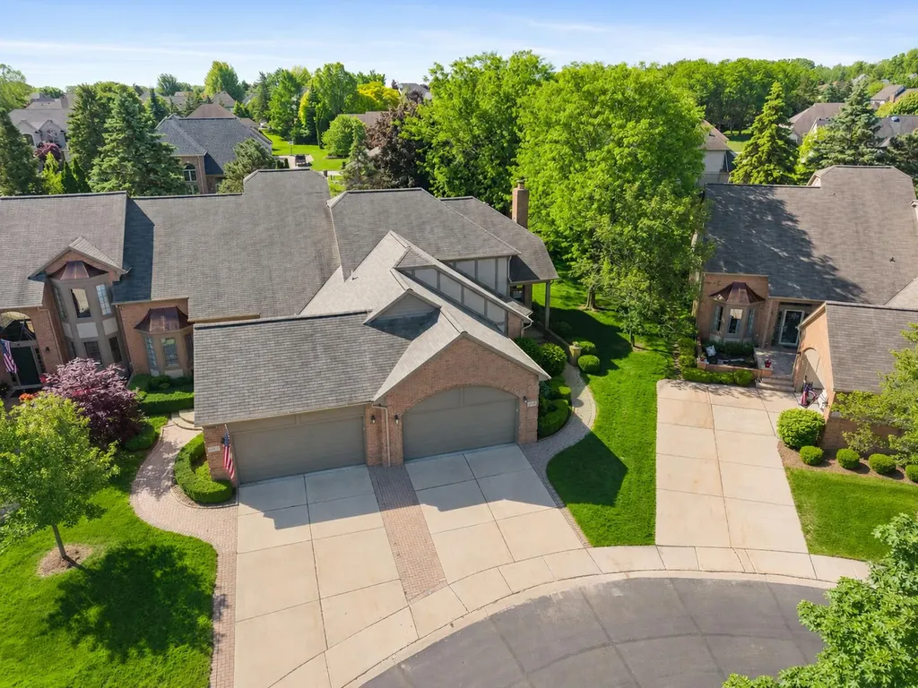 54661 Bellingham Drive Shelby Charter Township MI 48316