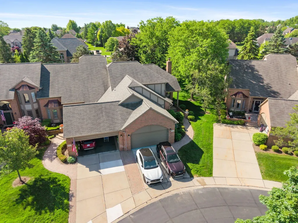 54661 Bellingham Drive Shelby Charter Township MI 48316