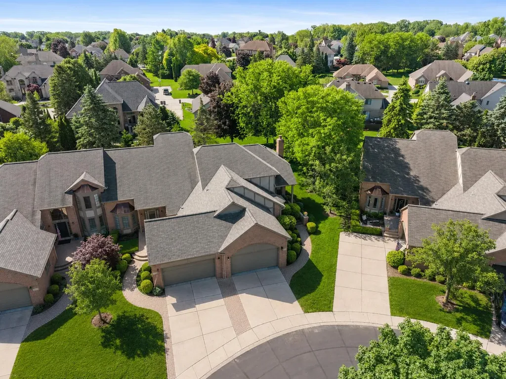 54661 Bellingham Drive Shelby Charter Township MI 48316