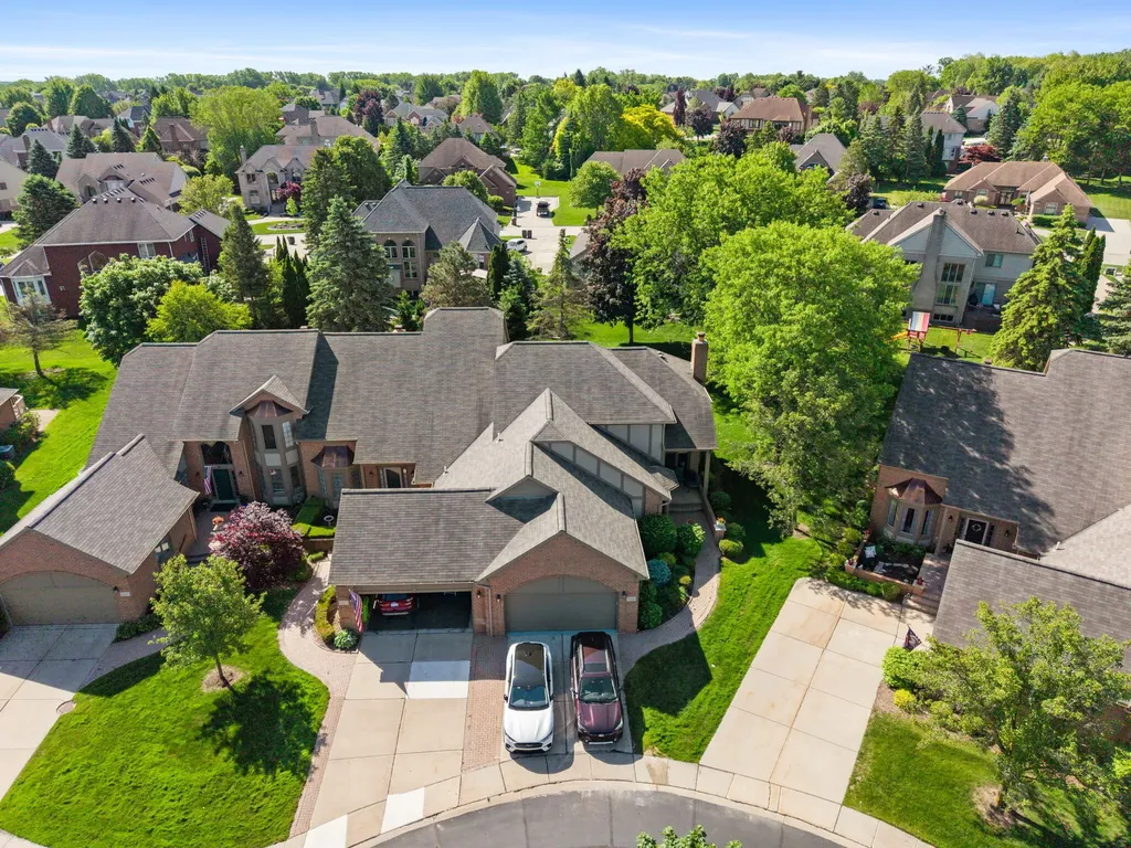54661 Bellingham Drive Shelby Charter Township MI 48316