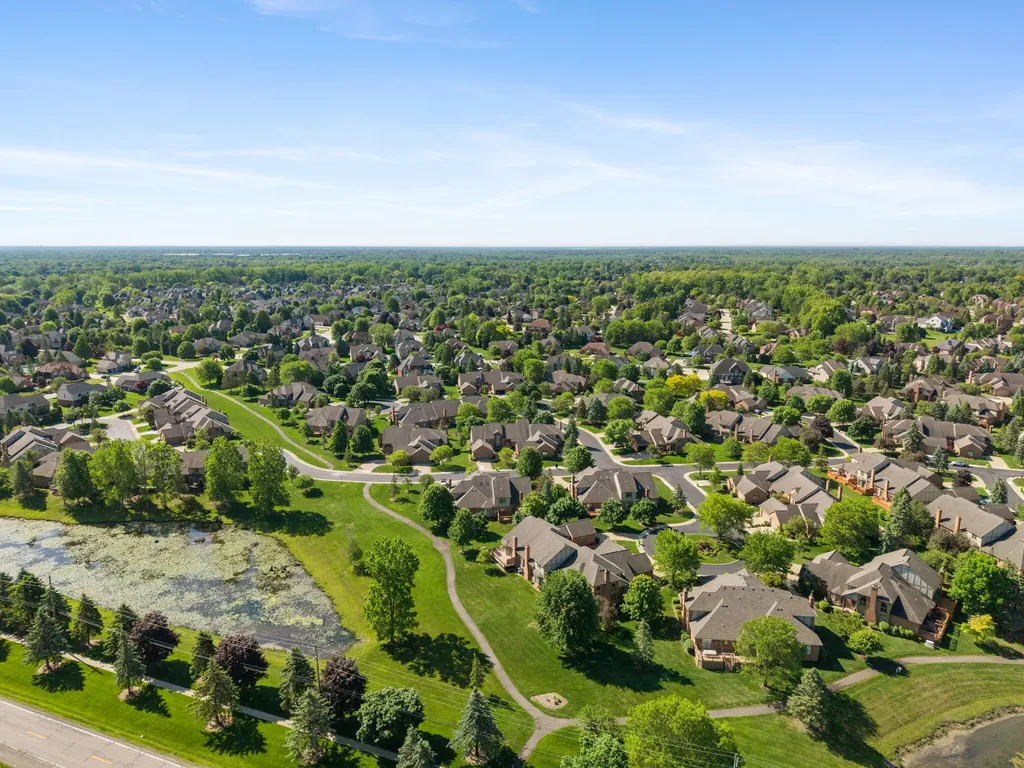 54661 Bellingham Drive Shelby Charter Township MI 48316