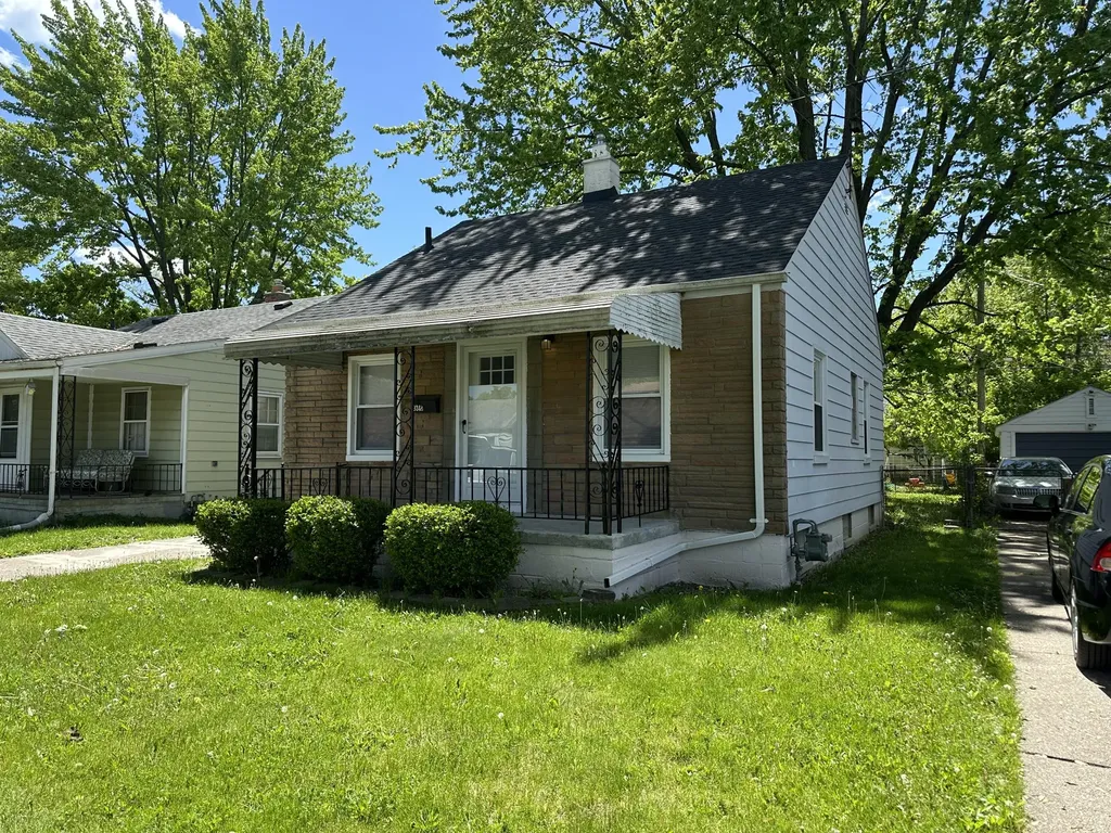 19348 Washtenaw Street Harper Woods City MI 48225