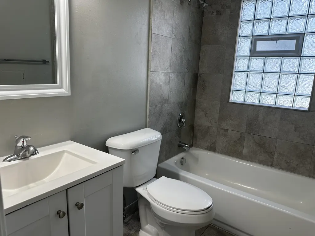 19348 Washtenaw Street Harper Woods City MI 48225