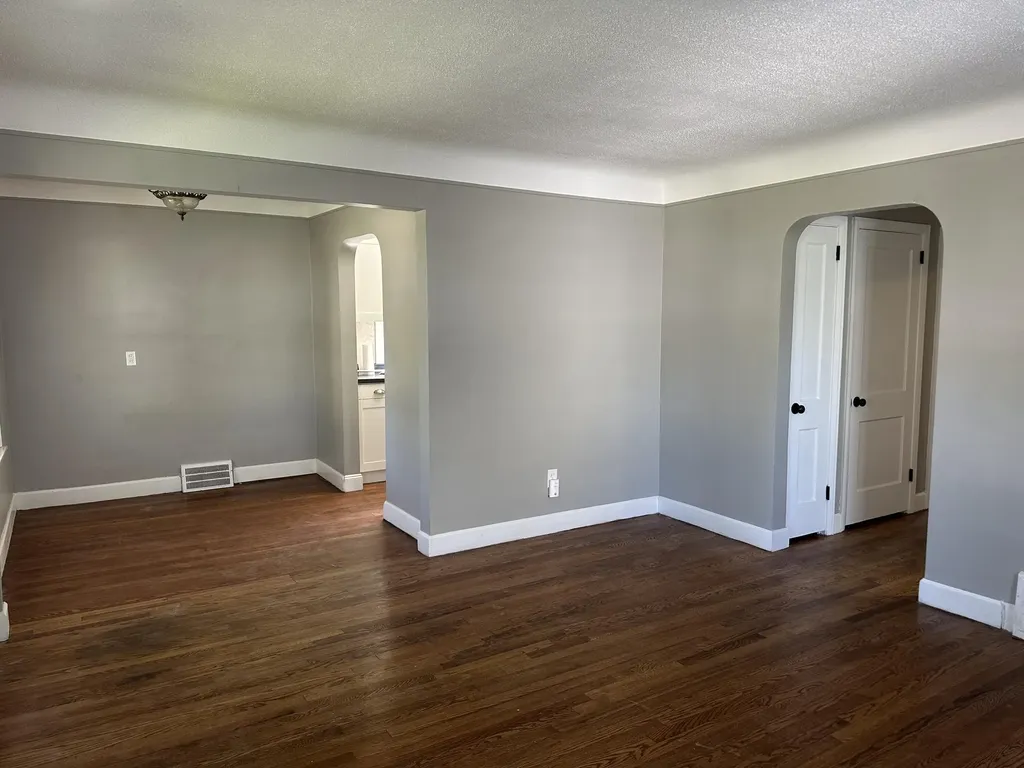 19348 Washtenaw Street Harper Woods City MI 48225